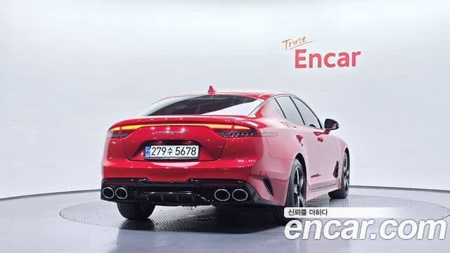 Kia Stinger 2019 — ფოტო 4/20