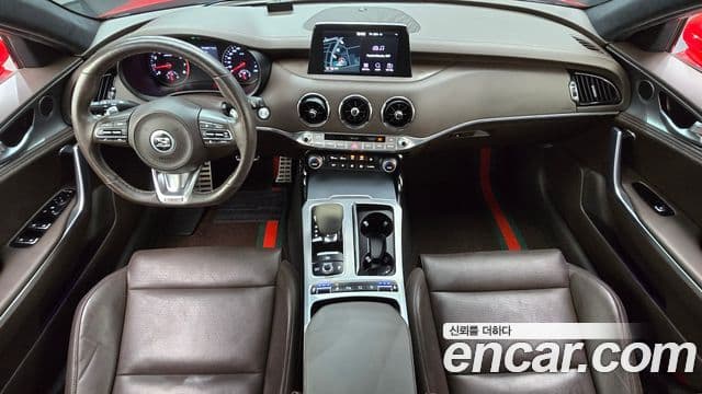 Kia Stinger 2019 — ფოტო 7/20