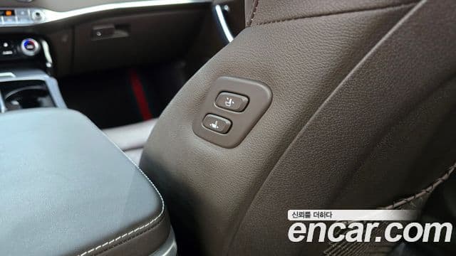 Kia Stinger 2019 — ფოტო 16/20