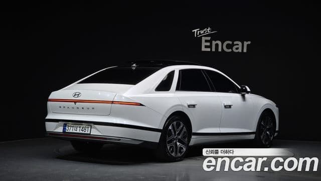 Hyundai Grandeur 2023 — ფოტო 2/20