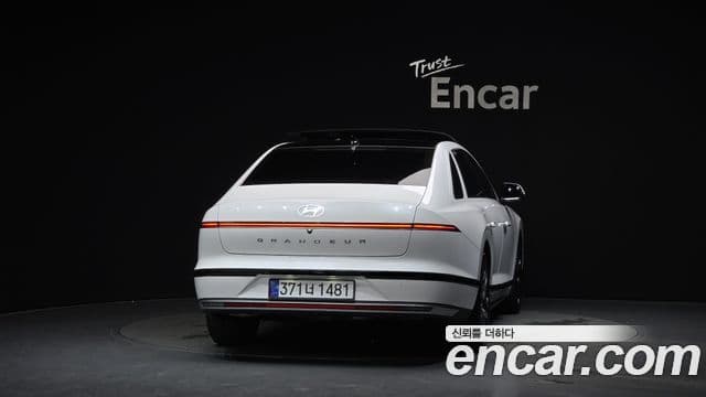 Hyundai Grandeur 2023 — ფოტო 4/20