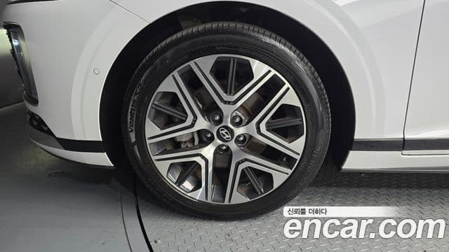 Hyundai Grandeur 2023 — ფოტო 5/20