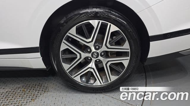 Hyundai Grandeur Hybrid 2023 — Photo 5/32