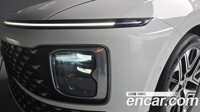 Hyundai Grandeur Hybrid 2023 — Photo 12/32
