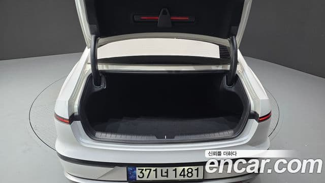Hyundai Grandeur Hybrid 2023 — Photo 27/32