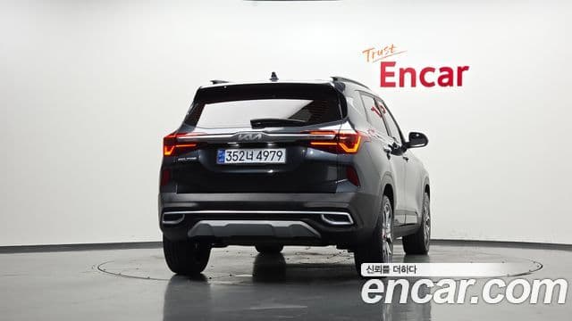 Kia Seltos 2022 — ფოტო 4/20