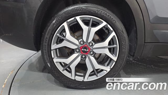 Kia Seltos 2022 — ფოტო 5/20