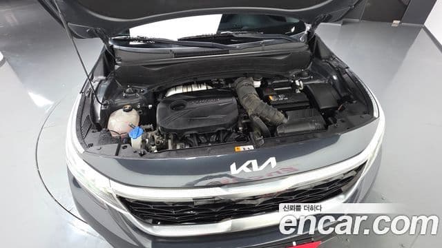 Kia Seltos 2022 — ფოტო 6/20