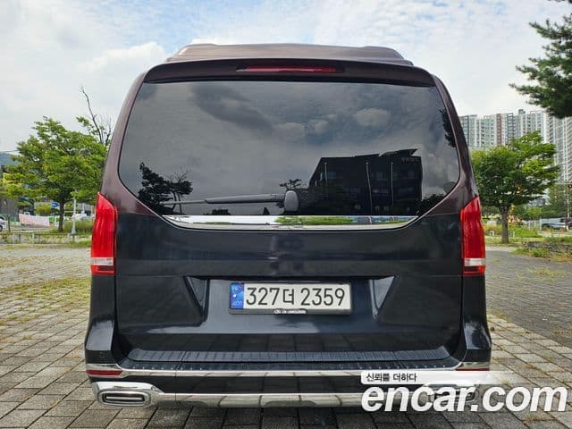 Mercedes-Benz V-Class 2023 — Şəkil 7/20
