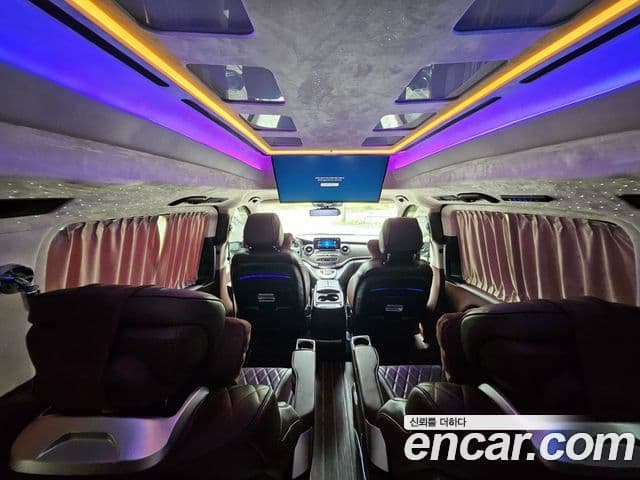 Mercedes-Benz V-Class 2023 — Şəkil 16/20