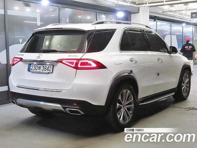 Mercedes-Benz GLE-Class 2023 — Şəkil 3/20