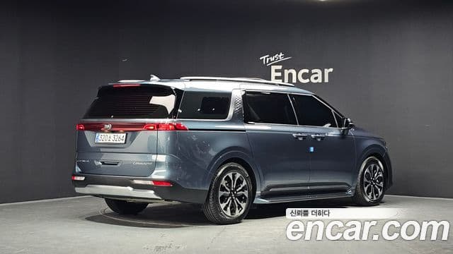 Kia Carnival 2021 — Фото 2/20