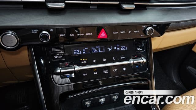 Kia Carnival 2021 — Фото 18/20