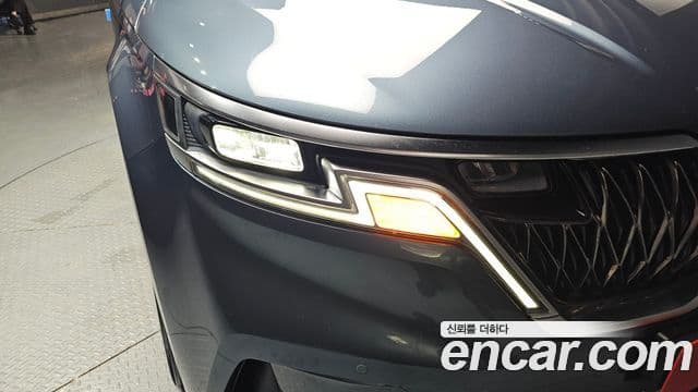 Kia Carnival 2021 — Photo 3/38