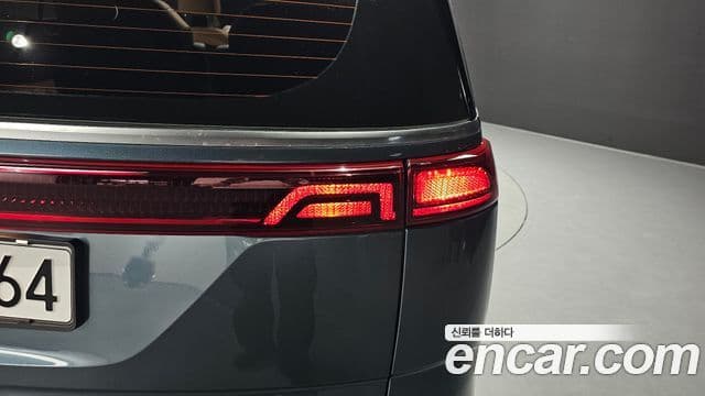 Kia Carnival 2021 — Photo 6/38
