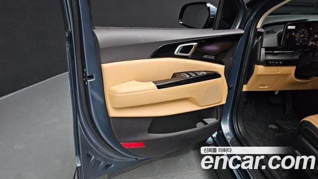 Kia Carnival 2021 — Photo 26/38