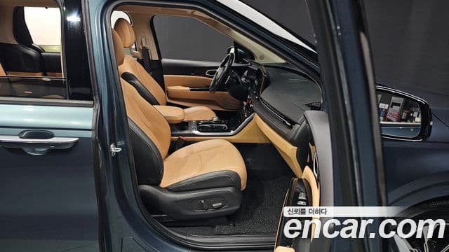 Kia Carnival 2021 — Photo 11/38