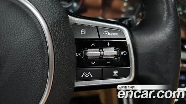 Kia Carnival 2021 — Photo 28/38
