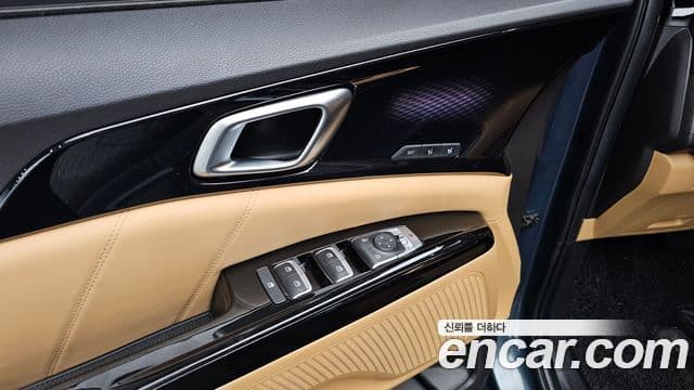 Kia Carnival 2021 — Photo 14/38