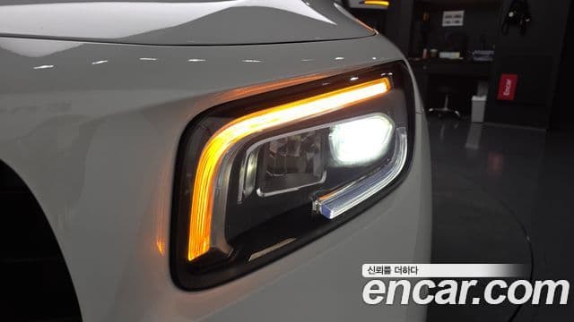 Mercedes-Benz GLB-Class 2021 — Photo 27/33