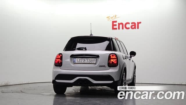 Mini Cooper S 2023 — ფოტო 3/20