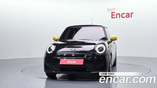 Mini Cooper Electric 2023 — ფოტო 20/20