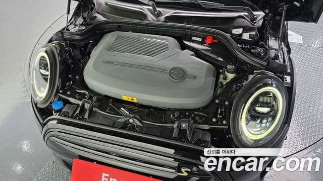 Mini Cooper Electric 2023 — ფოტო 16/20