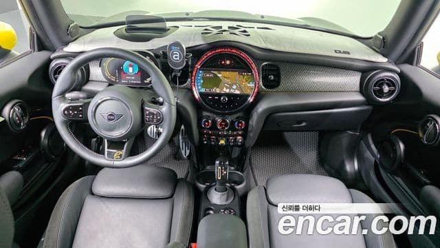 Mini Cooper Electric 2023 — ფოტო 10/20