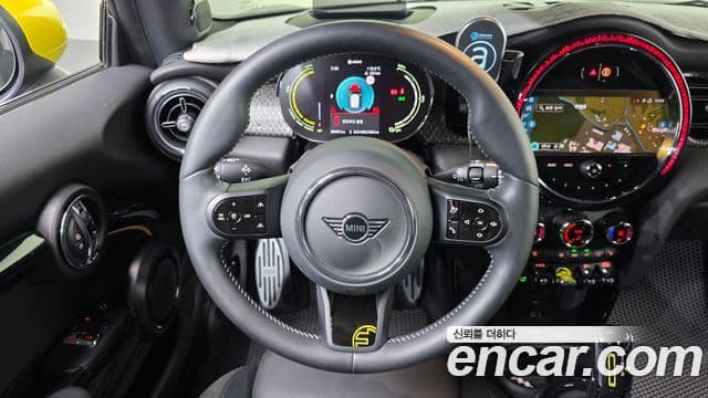 Mini Cooper Electric 2023 — ფოტო 15/20