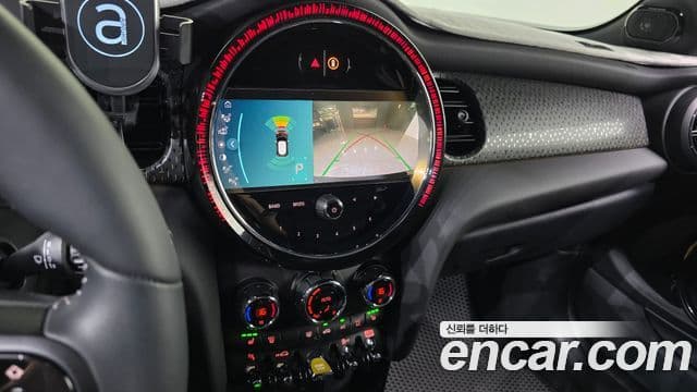 Mini Cooper Electric 2023 — ფოტო 12/20