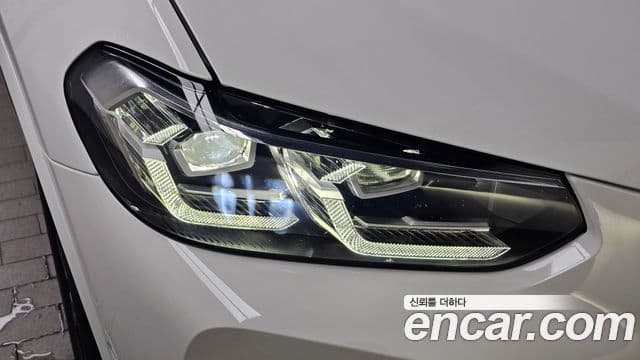 BMW X4 2023 — Photo 16/35