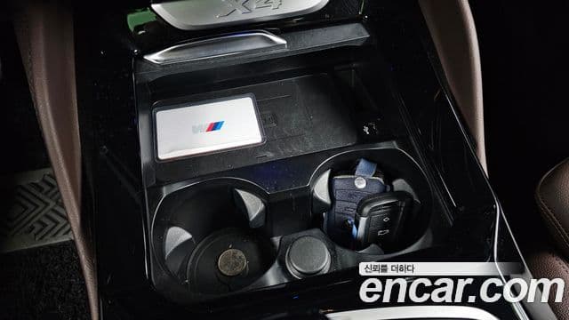 BMW X4 2023 — Photo 17/35