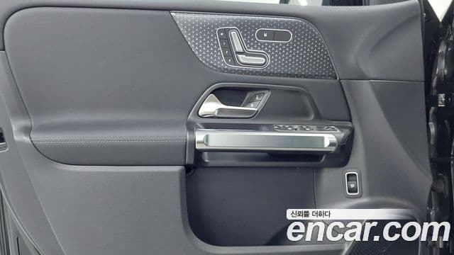 Mercedes-Benz EQB 2025 — ფოტო 9/20