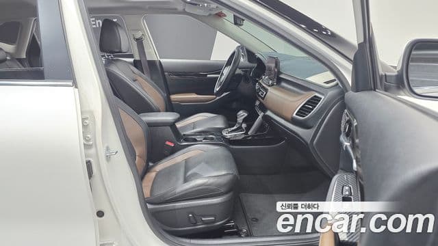 Kia Seltos 2019 — фото 11 из 20