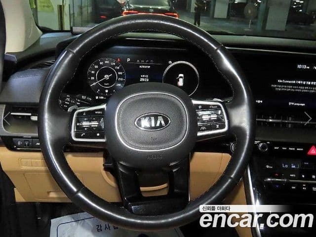 Kia Carnival 2020 — фото 9 из 19