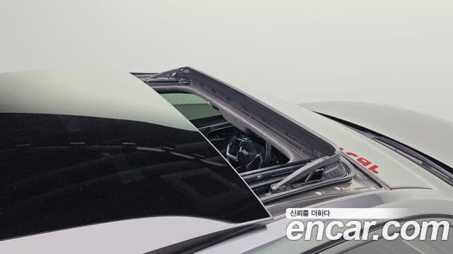 Audi A8 2021 — ფოტო 19/20