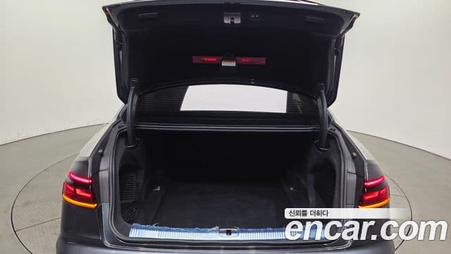 Audi A8 2021 — ფოტო 20/20