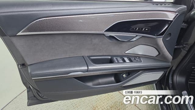 Audi S8 2021 — Photo 37/38