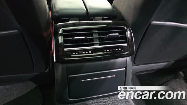 Audi S8 2021 — Photo 9/38