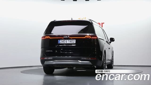 Kia Carnival 2023 — ფოტო 4/20