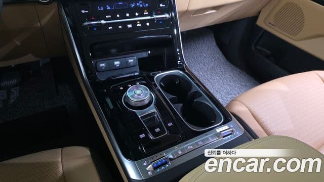 Kia Carnival 2023 — ფოტო 9/20
