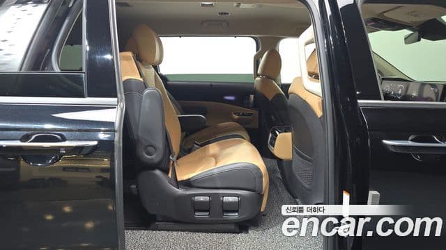 Kia Carnival 2023 — ფოტო 12/20