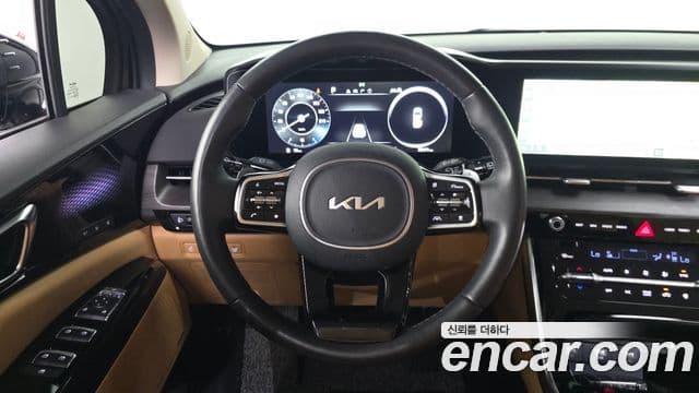 Kia Carnival 2023 — ფოტო 13/20