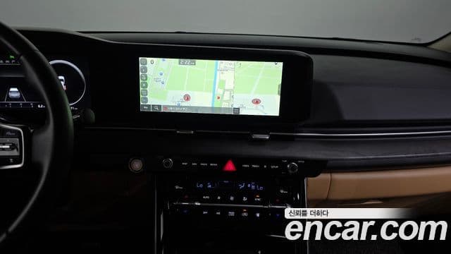 Kia Carnival 2023 — ფოტო 14/20