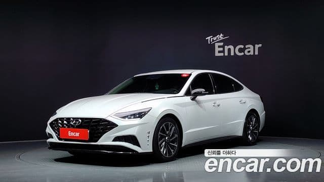 Hyundai Sonata 2021 — Фото 1/20