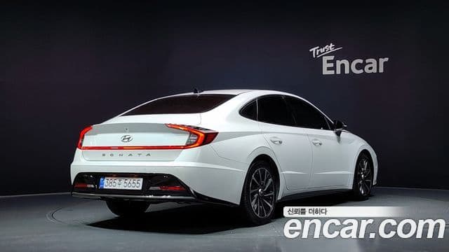 Hyundai Sonata 2021 — Фото 2/20
