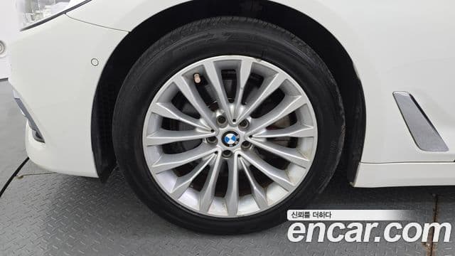 BMW 5 Series 2019 — фото 5 из 20