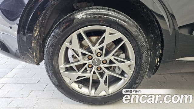 Genesis GV70 2023 — ფოტო 20/33