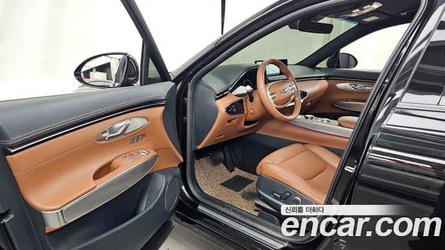 Genesis GV70 2023 — ფოტო 22/33