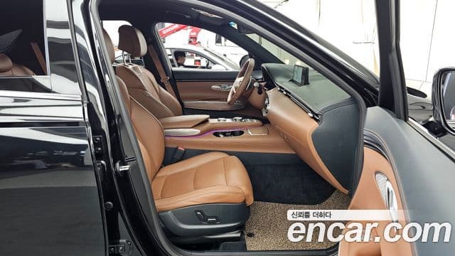 Genesis GV70 2023 — ფოტო 11/33
